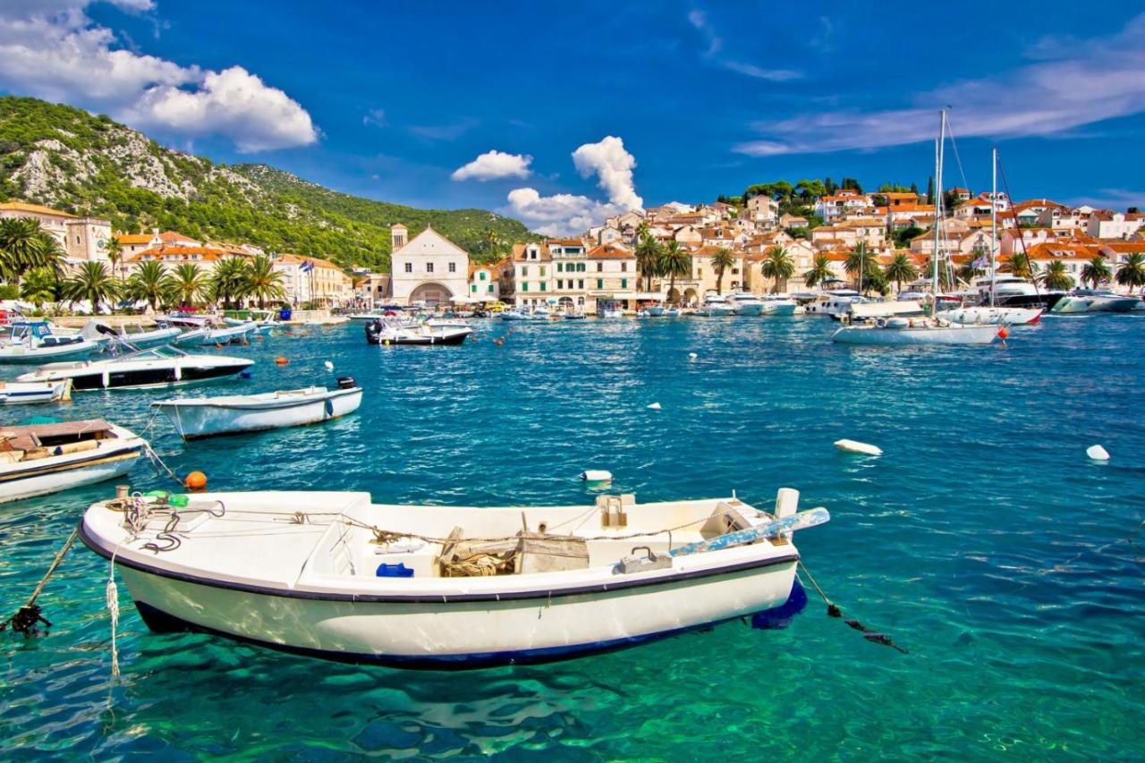 In With Sea View, Balcony, Air Conditioning, Wifi 3615-1 Hvar Town